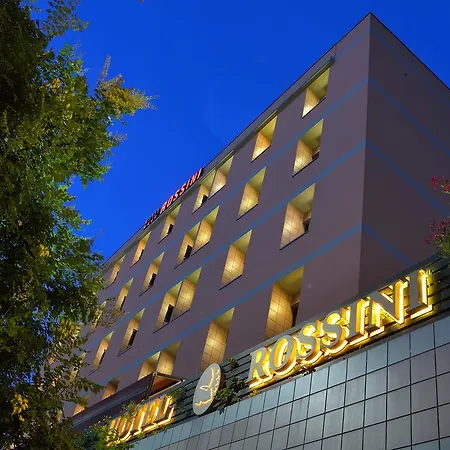 Rossini ホテル