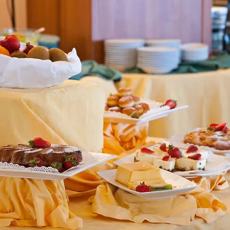 罗西尼酒店 佩萨罗