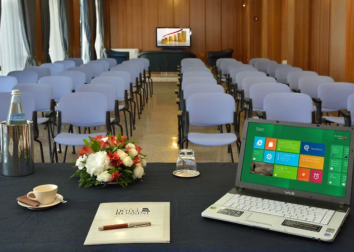 罗西尼酒店 酒店